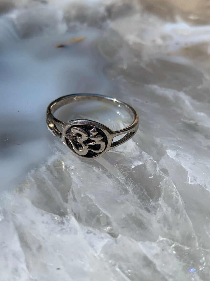 Om Ring sz 5