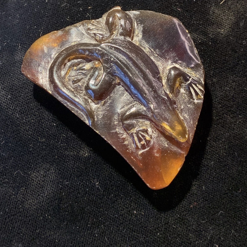 Carving: Amber Lizard